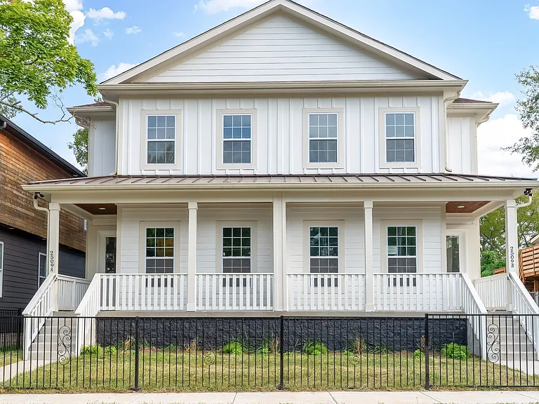 Beautiful 4 bedroom and 4 bathroom home located in Nashville Tennessee